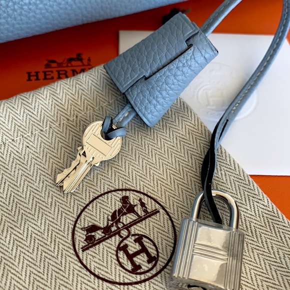 Hermes Victoria Elan 38cm Ceil light blue clemence leather shoulder bag new box - Picture 16 of 16